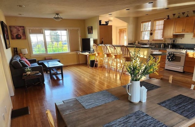 Lovely Spacious Home ~ Ideal to Explore Berkeley