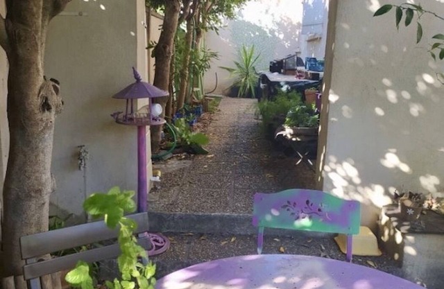 Lovely studio with garden within walking distance of the beach