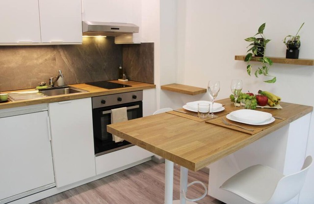 Lovely Studio with Free Parking!