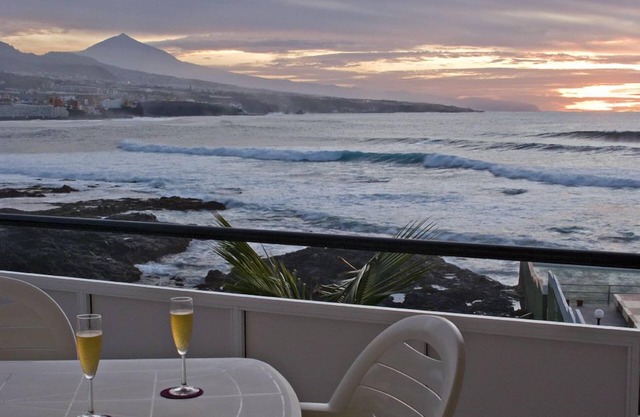 LOVELY STUDIO WITH POOL AND TERRACE WITH SEA VIEW