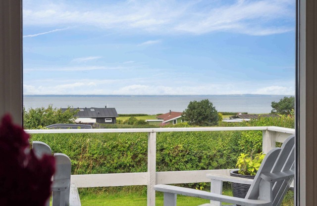 Lovely summerhouse by Skaastrup Strand w sea view