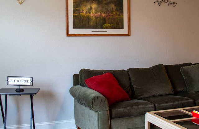Lovely Townhome by Plaza Midwood/Noda, 10 min drive uptown