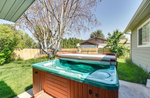 Lovely Twin Falls Home w/Private Hot Tub!