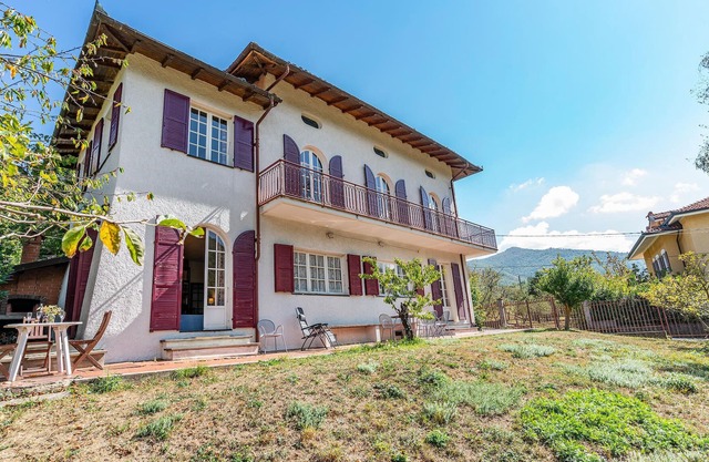 Lovely vacation home 38 km from Albenga and less than 100 km from the hills of Langhe, Roero and Mon