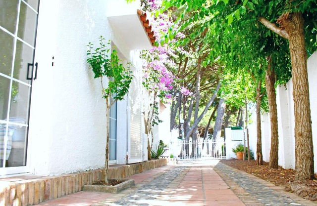 Lovely villa next to the beach