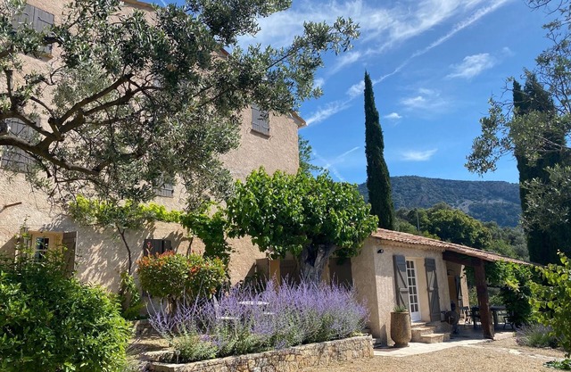 Lovely villa with heated pool, 6000m2 beautiful (olive) garden, stunning views!