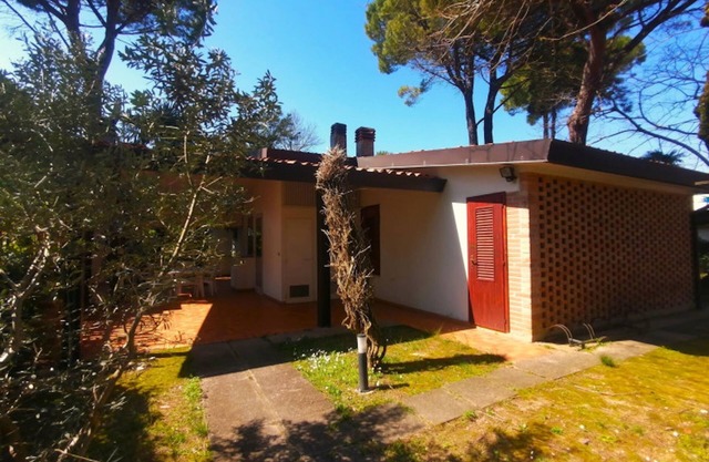 Lovely villa with spacious garden
