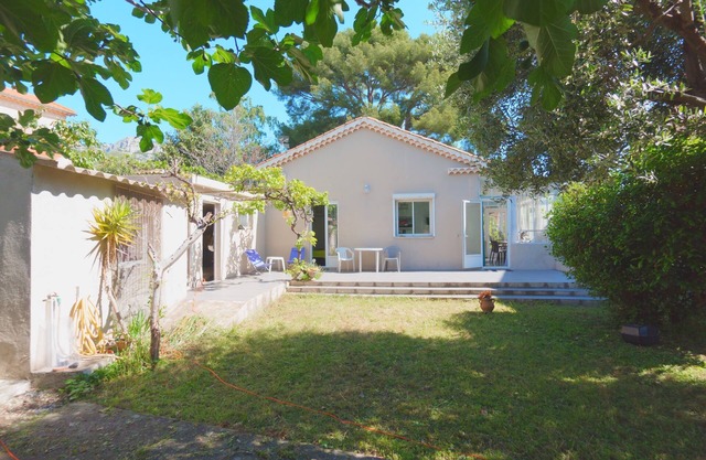 Lovely, well-equipped family home in a quiet area west of Toulon