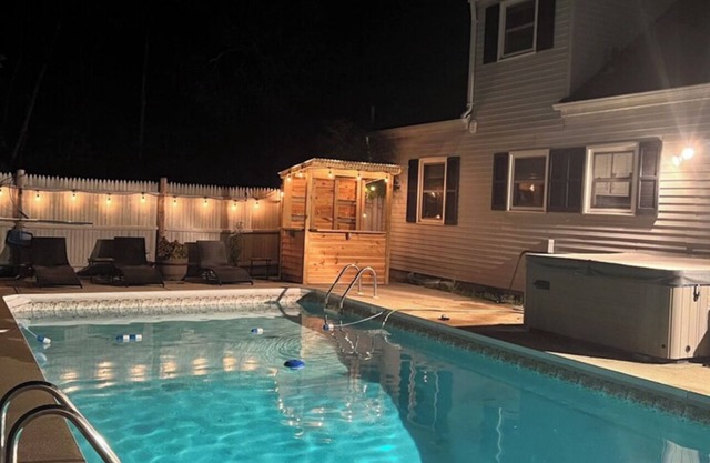 Lovely Westerly home w/In-Ground Salt Water Pool, Hot Tub, and Game Room!