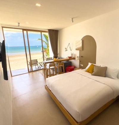 lovelytheroom