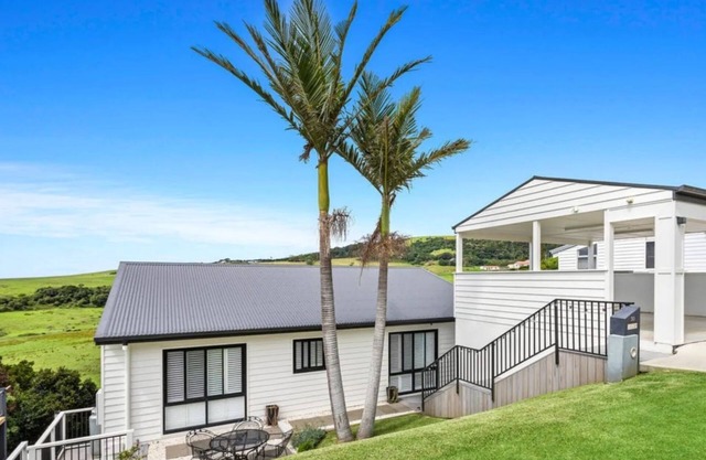 Loves Bay Country Oasis – breathtaking views