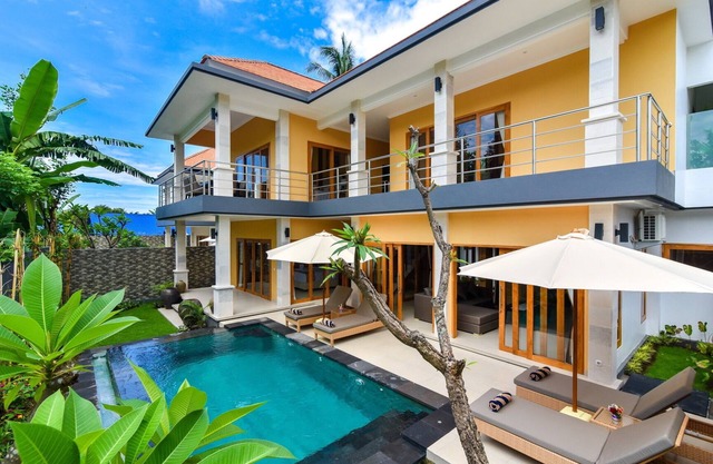 Lovina Luxury 3BR Villa With Pool & Free Breakfast!