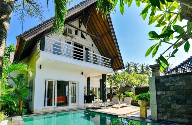 Lovina Poolvilla, Private Butler, Free Breakfast!
