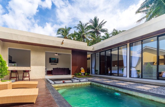 Lovina stylish 2BR pool villa with free breakfast!