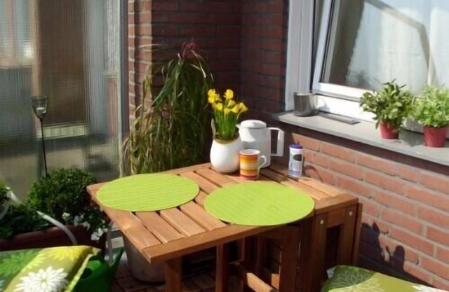 Lovingly decorated and quiet guest apartment with balcony