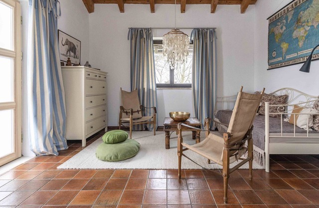 Lovingly designed hideaway near the lido