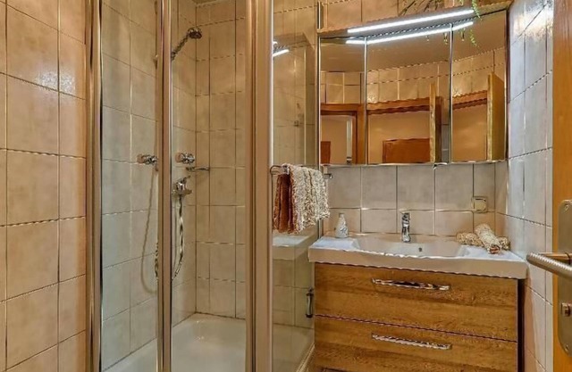 Lovingly furnished apartment (65m2) for 4 people with furnished balcony