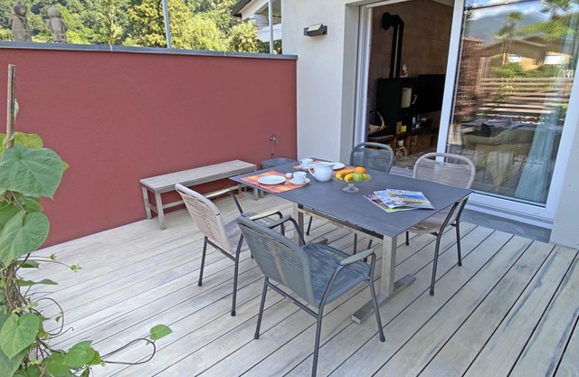 Lovingly furnished apartment on the first floor of a 2-family house on the edge of the village.