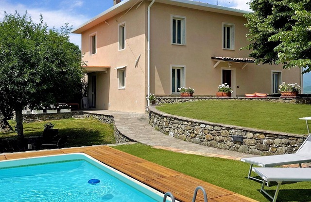 Lovingly Renovated Mountain Village House With Pool!