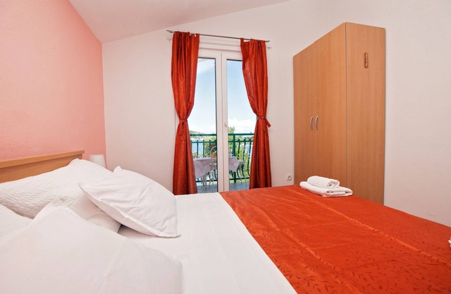 Lovley One Bedroom Home On The Beach Sea View Free Wifi BBQ Parking Boat Mooring