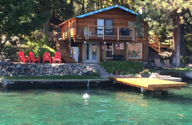 Low Bank Waterfront Cabin on Lake Chelan