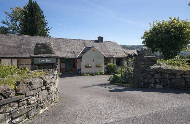 Low How Cottage, Coniston, spacious single level, 4 bedroom cottage sleeping 10