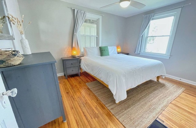 Lower · 2/1 - Lower Unit - 4 Blocks to the Beach