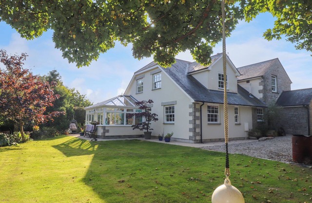 LOWER GADLES, family friendly, with open fire in Ponsanooth