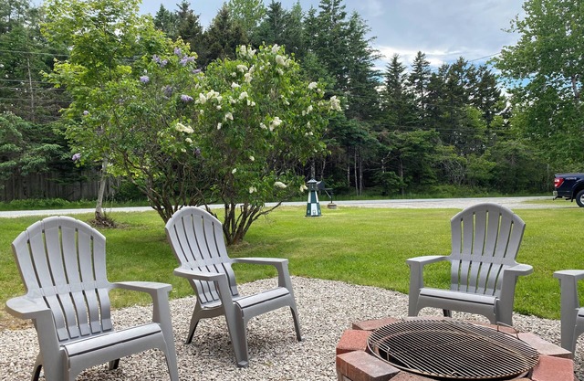 Lower level apartment, firepit, close to ACADIA, Lighthouse, SWHbr hikes.