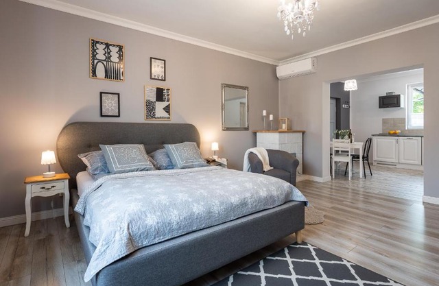 Lu Apartments