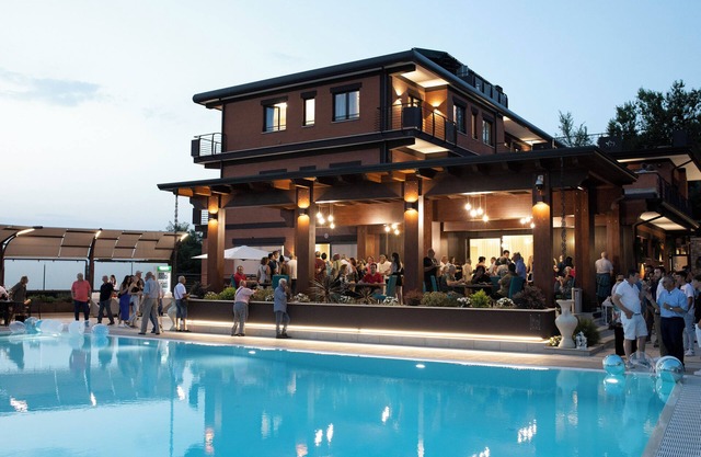 Lual Bleisure Hotel