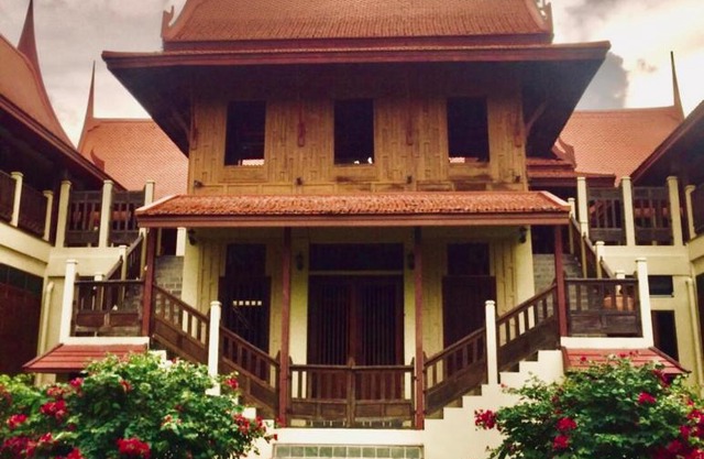 Luang Chumni Village