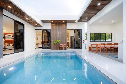 Luca pool villa2