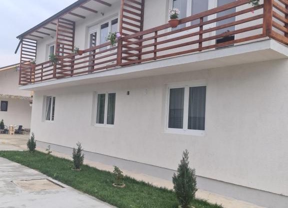 Luca's House ( aeroport Henry Coanda, Therme Bucuresti)