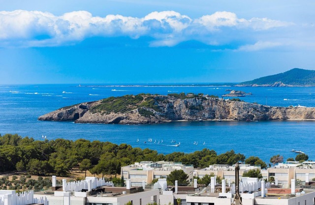 LUCE Villa. Ibiza. Near the city of Ibiza and the beaches of Talamanca