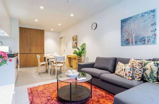 Lucia South Yarra *POOL, GYM & PARKING