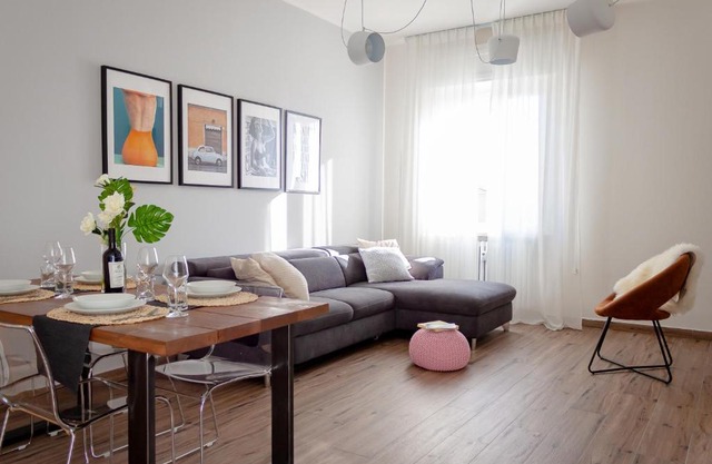 Lucky Home Near Train Station and City center