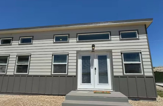 Lucky Lake 208 tiny home B