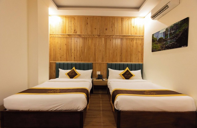 LuckyStar Hotel