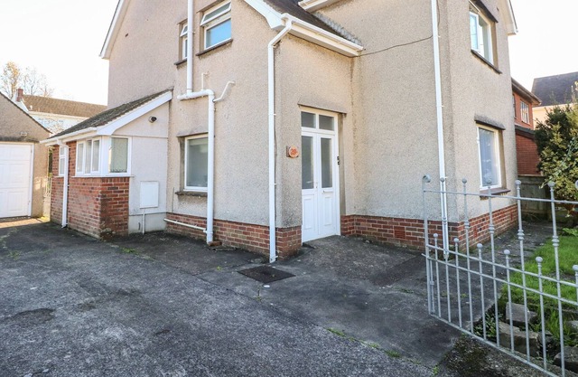 LUDGATE, pet friendly, with a garden in Crofty