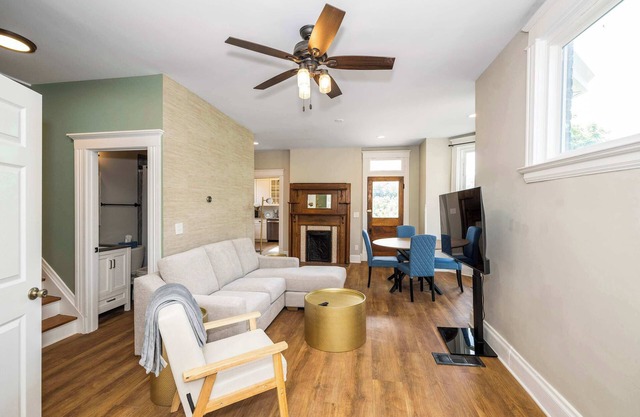 Ludlow Lodge w/City Views