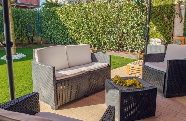 Lugana Lovers - Two Bedroom Apartment, Sleeps 6