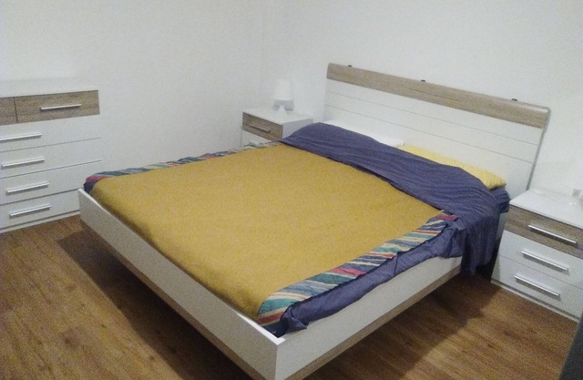 Lugano center apartment near train station box auto included
