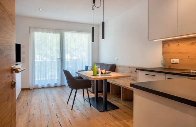 'Luislhof Hof - Apartment Vitis' with Mountain View, Terrace & Wi-Fi