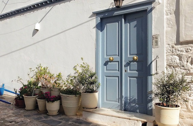 Luljeta's Guest House -nYour Peaceful Haven in Hydra’s Heart.