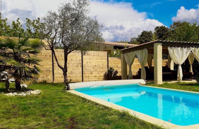 Lumineuse Maison Climatisée vue Rivière et Piscine Privée