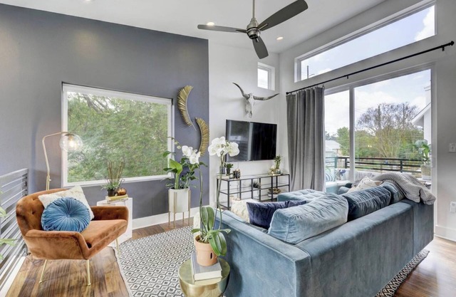 Luminous Renovated Cottage | Near Downtown
