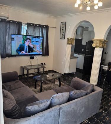 Lumley 3 Bedroom flat with solar power and generator