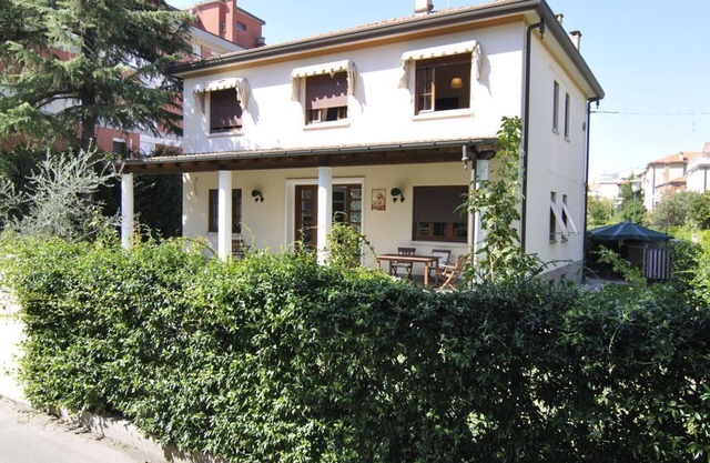 Luna Apartment - Holiday in Villa with garden in Venice Lido