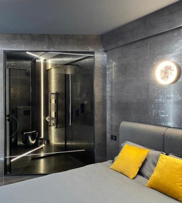 Luna Apartments C